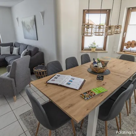 Palatina Living Apartman *